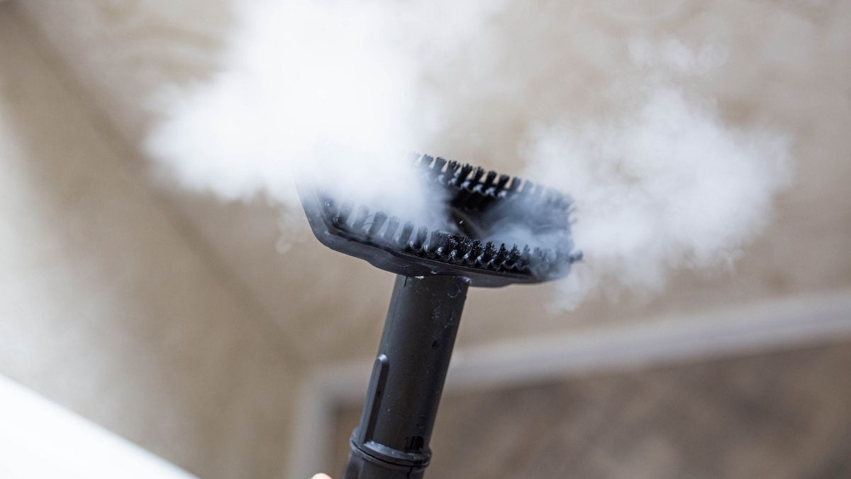 Steam Cleaning Head Brush In Action